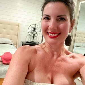 Meet your Posher, Hayley